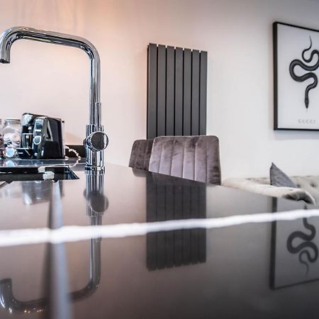 Luxury Royal Mile Boutique 2Bedroom Apartment Edinburgh Luaran gambar