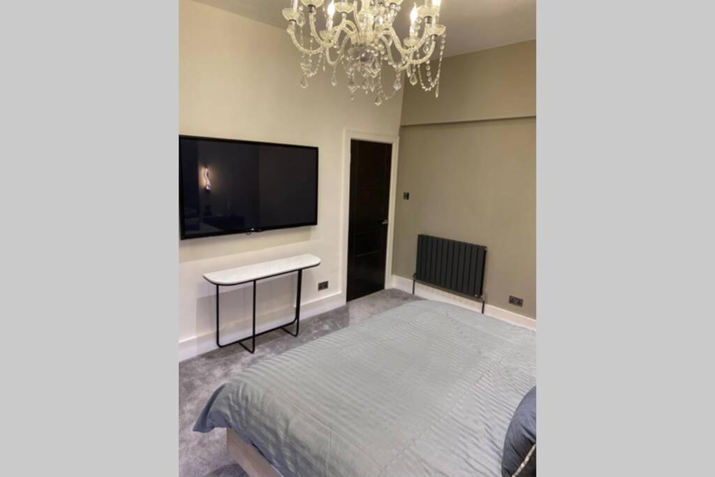 Luxury Royal Mile Boutique 2Bedroom Apartment Edinburgh Luaran gambar