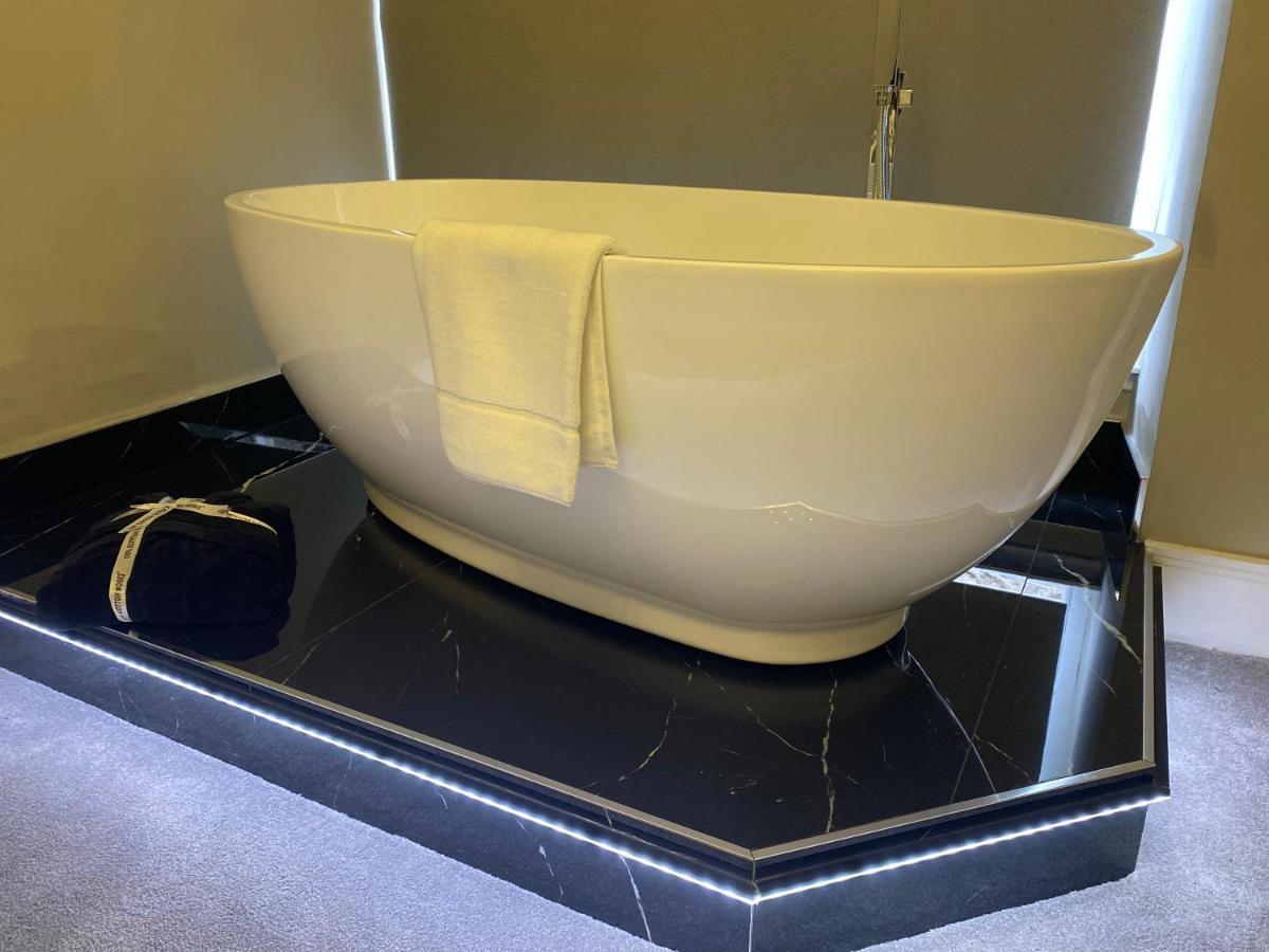 Luxury Royal Mile Boutique 2Bedroom Apartment Edinburgh Luaran gambar