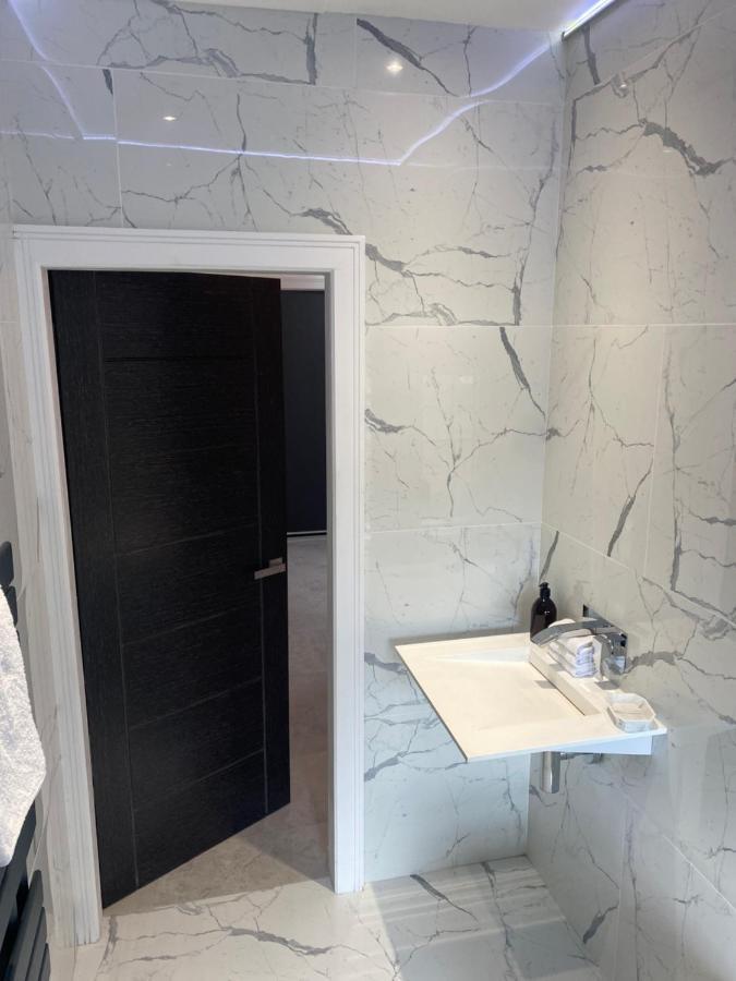 Luxury Royal Mile Boutique 2Bedroom Apartment Edinburgh Luaran gambar