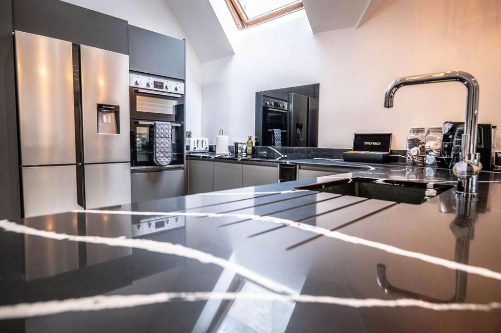 Luxury Royal Mile Boutique 2Bedroom Apartment Edinburgh Luaran gambar